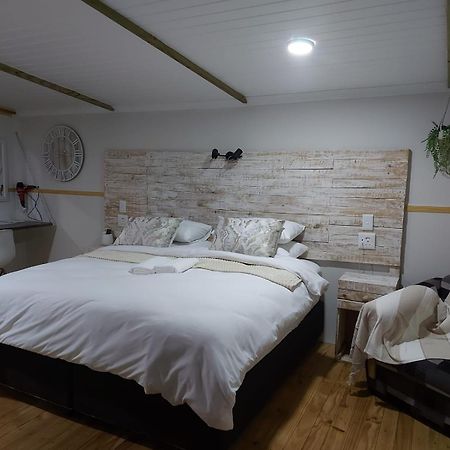 Villa Mariss Guesthouse Kraaifontein Eksteriør bilde