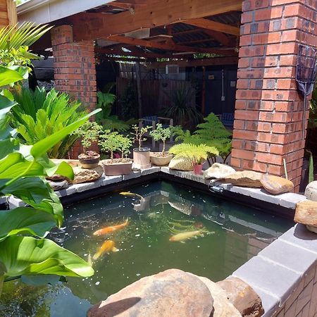 Villa Mariss Guesthouse Kraaifontein Eksteriør bilde