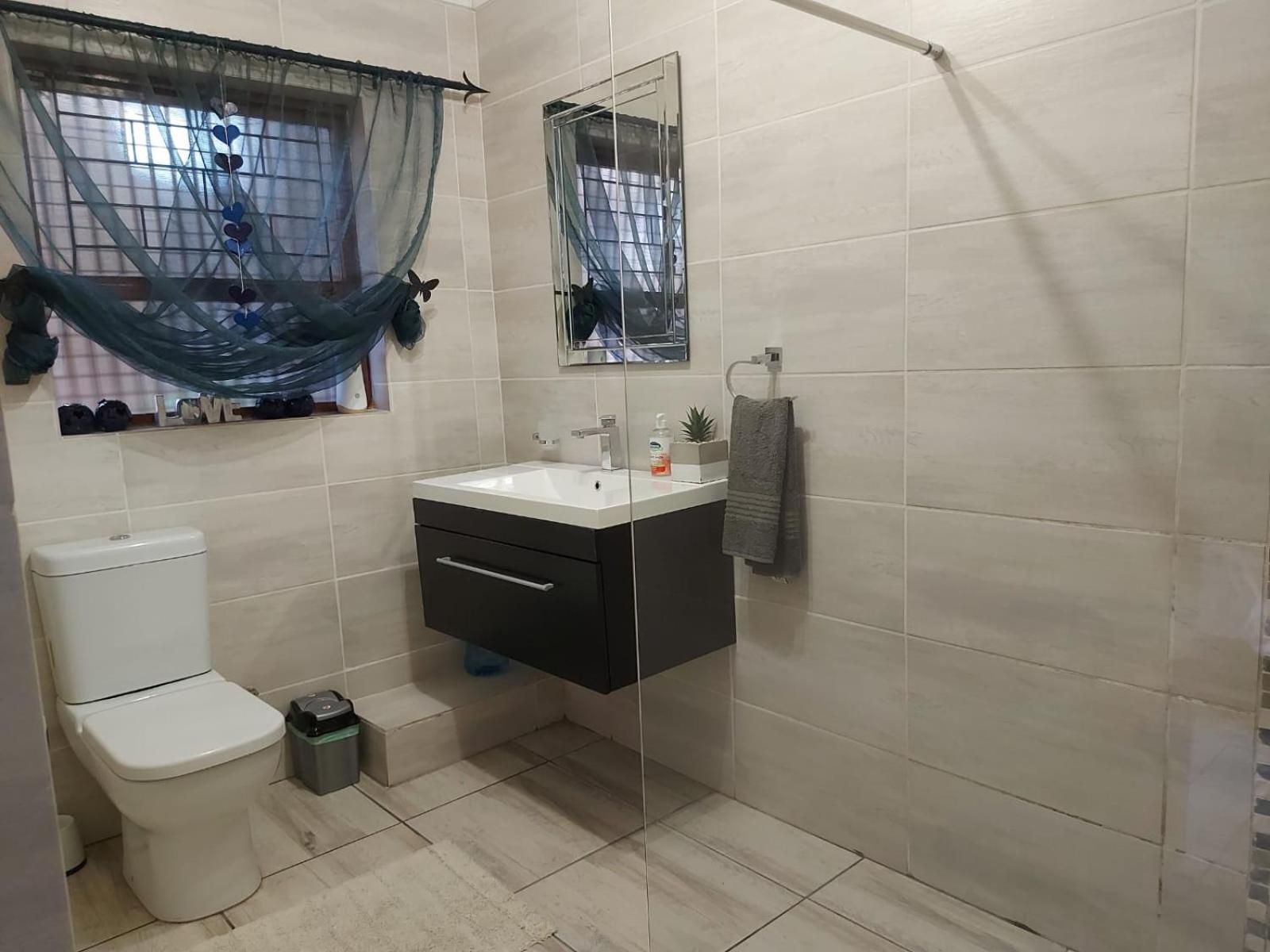 Villa Mariss Guesthouse Kraaifontein Eksteriør bilde