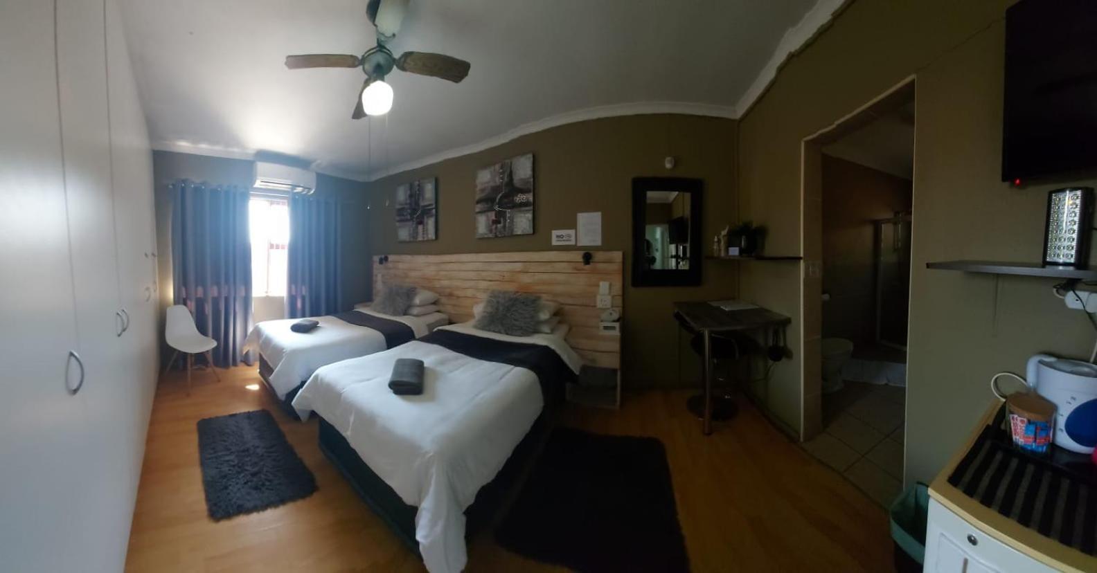 Villa Mariss Guesthouse Kraaifontein Eksteriør bilde